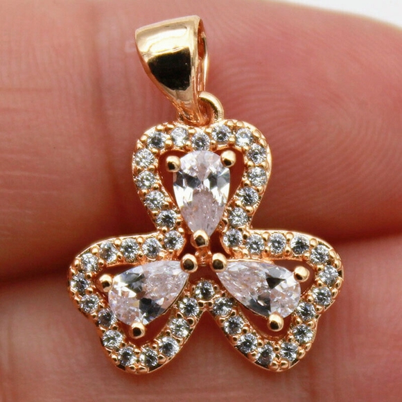 18kt Gold Filled Topaz Clover Pendant - Picture 3 of 3